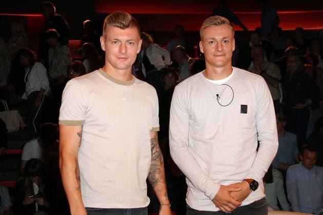 Entertainment Themen der Woche KW26 Entertainment Bilder des Tages Toni Kroos und sein Bruder Felix Kroos zu Gast in der M.Lanz (ZDF) Talkshow am 27.06.2019 in Hamburg M.Lanz (ZDF) Talkshow am 27.06.2019 in Hamburg