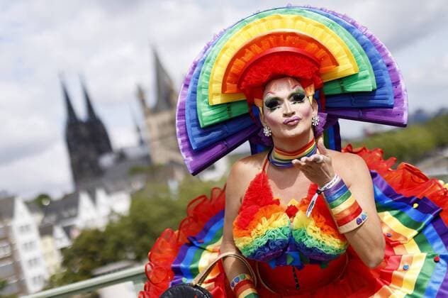 News Themen der Woche KW27 Teilnehmer am Christopher Street Day unter dem Motto 50 Years of Pride auf der Deutzer Brücke. Köln, 07.07.2019