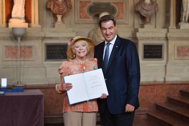 Entertainment Themen der Woche KW30 Elke SOMMER (Schauspielerin). Markus SOEDER (Ministerpraesident Bayern und CSU Vorsitzender). Verleihung Bayerischer Verdienstorden im Antiquarium der Muenchner Residenz am 22.07.2019,