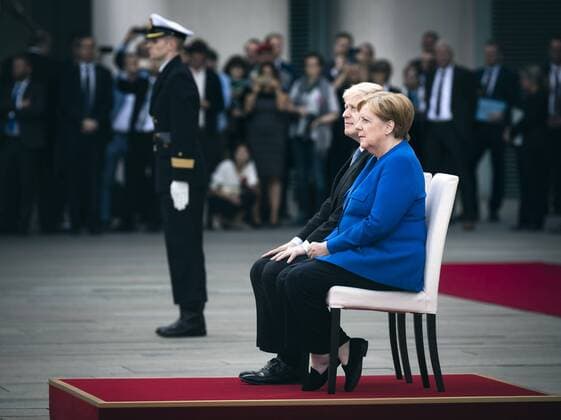 News Themen der Woche KW34 News Bilder des Tages Bundeskanzlerin Angela Merkel (R), CDU, empfaengt den Premierminister des Vereinigten Koenigreichs, Boris Johnson, mit militaerischen Ehren im Bundeskanzleramt. Berlin, 21.08.2019. Berlin Deutschland