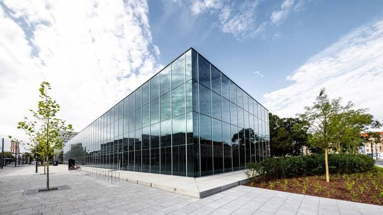 Bauhaus Museum Dessau Aussenaufnahme (Glasfassade) des Bauhaus Museum Dessau am 7. September 2019 in Dessau-Rosslau, Saxony Anhalt, Germany