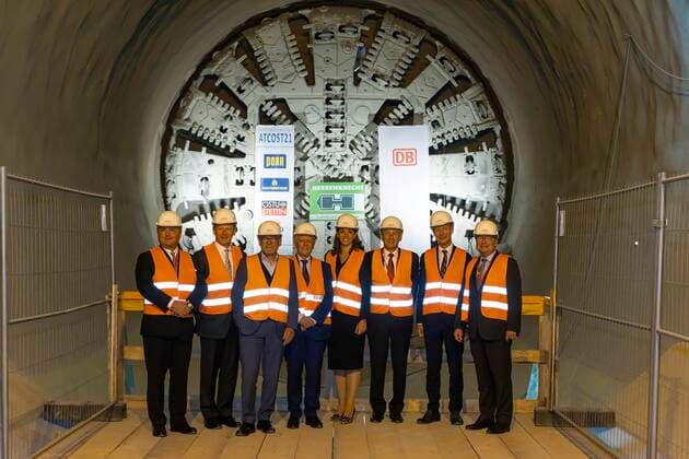 Bilder des Jahres 2019, News 09 September News Themen der Woche KW37 News Bilder des Tages DEU, Deutschland, Baden-Württemberg, Stuttgart, 09.09.2019: Bahnprojekt Stuttgart 21 erreicht eine wichtige Zielmarke: Bahnchef Richard Lutz feiert symbolischen Tunneldurchbruch des Filtertunnels. Der Fildertunnel besteht aus zwei Röhren mit einer Länge von jeweils 9468 Metern. Der Fildertunnel ist der längste Tunnel des Bahnprojekts Stuttgart Ulm und wird nach seiner Fertigstellung der drittlängste Eisenbahntunnel Deutschlands sein. Mit dem Ende des Maschinenvortriebs beim Bau des Fildertunnels sind nun rund 110 von 120 Kilometer Tunnelröhren im Bahnprojekt Stuttgart Ulm vorgetrieben.