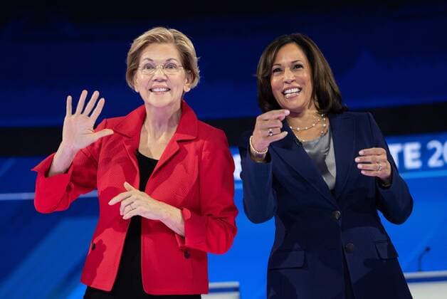 Bilder des Jahres 2019, News 09 September News Themen der Woche KW37 News Bilder des Tages Democratic presidential candidates Sen. Elizabeth Warren, D-MA, (L) and Sen. Kamala Harris, D-CA, is introduced prior to the ABC News Democratic Debate on the Campus of Texas Southern University in Houston on Thursday, September 12, 2019. This is the third Democratic debate of the 2020 election cycle and the first where all three front-runners will share the same stage. The candidates former Vice President Joe Biden, Sen. Cory Booker, D-NJ, Mayor Pete Buttigieg, former Housing and Urban Development Secretary Juli?n Castro, Sen. Kamala Harris, D-CA, Sen. Amy Klobuchar, D-MN, former Rep. Beto O Rourke, D-TX, Sen. Bernie Sanders, I-VT, Sen. Elizabeth Warren, D-MA, and entrepreneur Andrew Yang. WAP20190912322 KEVINxDIETSCH