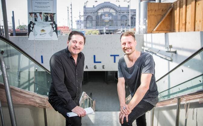 Brautmodenverkäufer Uwe Herrmann und sein Sohn Philipp ziehen mit ihrem Laden Hochzeitsmode Dresden an den Wiener Platz.