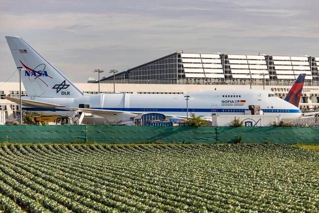 Bilder des Jahres 2019, News 09 September News Bilder des Tages DEU, Deutschland, Baden-Württemberg, 16.09.2019: Fliegende Sternwarte SOFIA zu Gast in Stuttgart. Am Morgen ist die Boeing 747SP auf dem Manfred-Rommel-Flughafen gelandet. Von dort aus wird sie bei ihrem ersten europäischen Wissenschaftsflug den Nordhimmel ins Visier nehmen und dabei gleich zwölf Länder überfliegen. SOFIA (Stratosphären Observatorium Für Infrarot-Astronomie) ist ein Gemeinschaftsprojekt der US-amerikanischen Weltraumbehörde NASA und dem Deutschen Zentrum für Luft- und Raumfahrt (DLR).