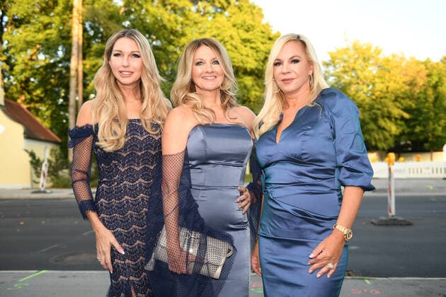Bilder des Jahres 2019, Entertainment 09 September Entertainment Themen der Woche KW38 Entertainment Bilder des Tages Dr. Sabine Piller, Frauke Ludowig und Birgit Fischer-Höper 3. Dinner Royal zu gunsten der Stiftung Deutsche Schlaganfall-Hilfe Charity, Benefiz Grünwalder Einkehr München 19. September 2019