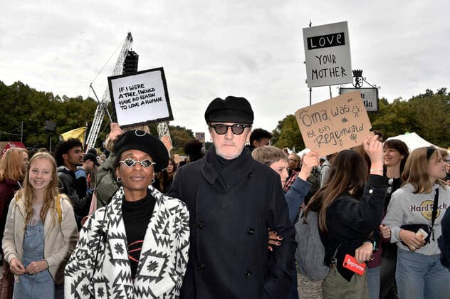 Bilder des Jahres 2019, Entertainment 09 September Entertainment Themen der Woche KW38 Entertainment Bilder des Tages Marius Müller-Westernhagen mit Ehefrau Lindiwe Suttle bei der Fridays for Future Demonstration im Rahmen des weltweiten Klimastreiks am Brandenburger Tor. Berlin, 20.09.2019