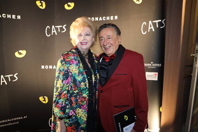 Bilder des Jahres 2019, Entertainment 09 September Entertainment Themen der Woche KW38 Entertainment Bilder des Tages CATS Premiere im Ronacher Wien, Ronacher, 20. 09 .2019 Birgit SARATA, Richard LUGNER