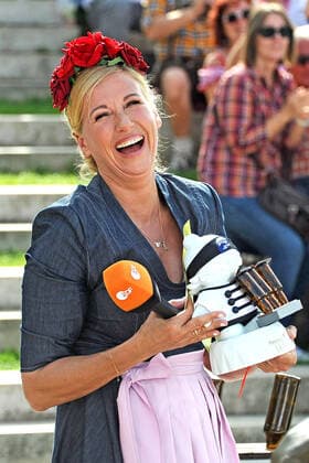 Bilder des Jahres 2019, Entertainment 09 September Entertainment Themen der Woche KW38 Entertainment Bilder des Tages ZDF - Fernsehgarten. Moderatorin Andrea Kiwi Kiewel während der ZDF - Unterhaltungsshow Fernsehgarten am 22.09.2019 in Mainz. 20190922MWI3751