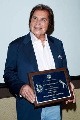 Engelbert Humperdinck beim Hollywood Media Professionals Hall of Fame Lunch im Airtel Hotel. Los Angeles, 20.09.2019
