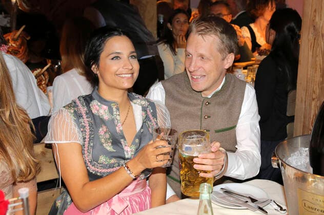 Oliver Pocher mit Freundin Amira Aly in der Käfer Wiesn Schänke auf dem Oktoberfest 2019. München, 28.09.2019