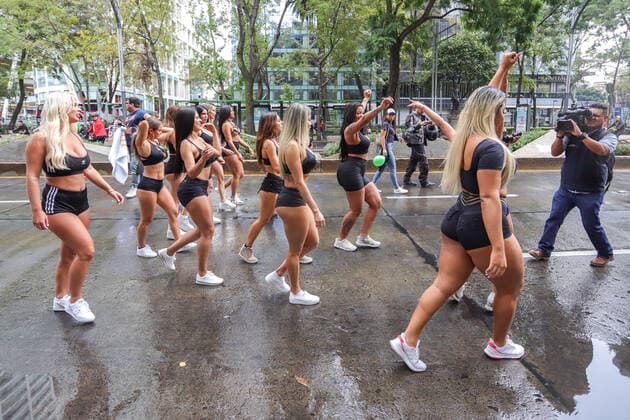September 29, 2019, Cidade Do MeXico, Cidade do Mexico, Mexico: Miss Bumbum World candidates march with contest flag and green balloons in protest for reforestation in the Amazon in central Mexico City on Sunday, 29. Singers are in town to attend Miss Butt contest finale World taking place tomorrow September 30 at a Mexico City event house. The champion will earn $ 100,000 in advertising contracts. Cidade Do MeXico Mexico - ZUMAv122 20190929_zap_v122_005 Copyright: xWilliamxVolcovx