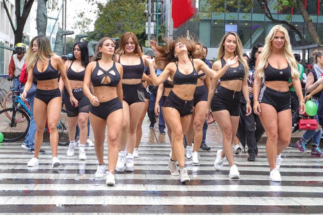 September 29, 2019, Cidade Do MeXico, Cidade do Mexico, Mexico: Miss Bumbum World candidates march with contest flag and green balloons in protest for reforestation in the Amazon in central Mexico City on Sunday, 29. Singers are in town to attend Miss Butt contest finale World taking place tomorrow September 30 at a Mexico City event house. The champion will earn $ 100,000 in advertising contracts. Cidade Do MeXico Mexico - ZUMAv122 20190929_zap_v122_007 Copyright: xWilliamxVolcovx