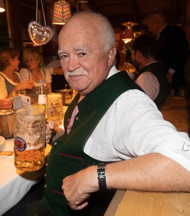 Entertainment Bilder des Tages Promis an Tag 11 der Wiesn, Der CSU Politiker Peter Gauweiler feierte am 1. Oktober 2019 in der Käfer Wiesnschänke auf dem Oktoberfest in München. München Bayern Deutschland Theresienwiese