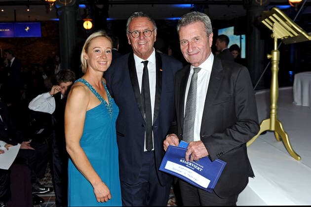 Bilder des Jahres 2019, Entertainment 10 Oktober Entertainment Themen der Woche KW41 Europapark Rust - 70. Geburtstag von Roland Mack Günther Oettinger , Friederike und Roland Mack anläßlich des 70. Geburtstages von Roland Mack am 12.10.2019 im Europapark Rust. 20191012MWI5310
