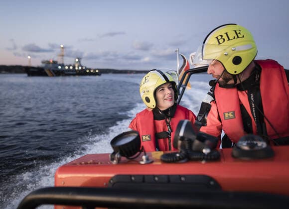 Entertainment Themen der Woche KW44 Bilder des Jahres 2019, News 10 Oktober Entertainment Bilder des Tages Bundeslandwirtschaftsministerin Julia Kloeckner (CDU) in einem Einsatzboot auf der Flensburger Foerde Im Rahmen ihres Besuchs des Fischereischutzboots -Seeadler- in Flensburg, 29.10.2019 Berlin Germany