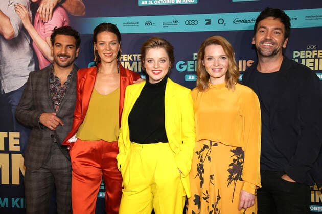 Entertainment Themen der Woche KW44 Bilder des Jahres 2019, Entertainment 10 Oktober Entertainment Bilder des Tages Elyas M Barek, Jessica Schwarz, Jella Haase, Karoline Herfurth und Bora Dagtekin beim Special Screening des Kinofilms Das perfekte Geheimnis in der Astor Film Lounge Hafen City. Hamburg, 29.10.2019