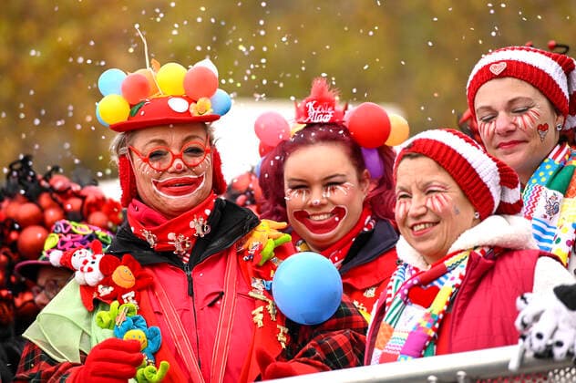 Bilder des Jahres 2019, Entertainment 11 November Entertainment Themen der Woche KW46 News Bilder des Tages Jecken beim Auftakt des Kölner Karnevals auf dem Heumarkt. Köln, 11.11.2019
