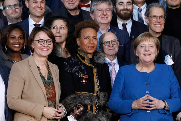 Bilder des Jahres 2019, News 11 November News Themen der Woche KW46 News Bilder des Tages Staatsministerin Annette Widmann-Mauz, Jocelyn B. Smith, Bundeskanzlerin Angela Merkel, Deutschland, Berlin, Bundeskanzleramt, Teilnahme der BK’in an der Veranstaltung zur Verleihung des Nationalen Integrationspreises, 11.11.2019