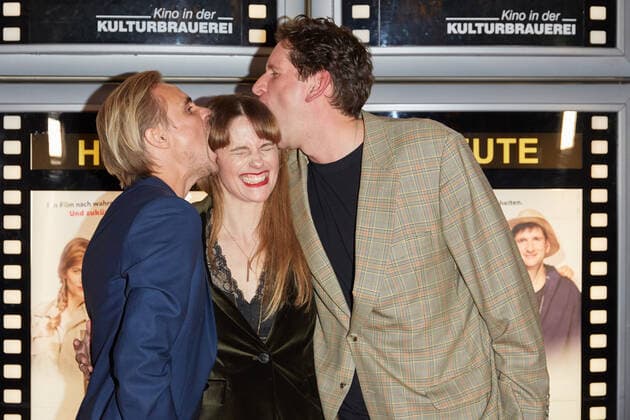 Bilder des Jahres 2019, Entertainment 11 November Entertainment Bilder des Tages Constantian von Jascheroff, Isabell Polak und Sebastian Schwarz - Premiere von Als ich mal GROSS war in der Kulturbrauerei in Berlin am 20.11.2019. Premiere Als ich mal GROSS war