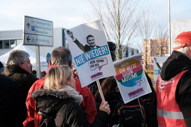 Bilder des Jahres 2019, News 11 November News Themen der Woche KW48 News Bilder des Tages 30.11.2019 xkhx Braunschweig AfD-Bundesparteitag Braunschweig zahlreiche Demonstranten demontrieren gegen die AFD