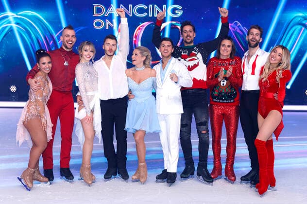 Bilder des Jahres 2019, Entertainment 12 Dezember Amani Fancy, Eric Stehfest, Lina Larissa Strahl, Joti Polizoakis, Ramona Elsner, Joey Heindle, David Vincour, Nadine Angerer, Andre Hamann und Stina Martini in der 5. Live-Sendung der zweiten Staffel der Sat.1 Show Dancing on Ice in den MMC Studios. Köln, 06.12.2019