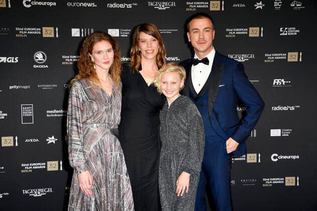 Bilder des Jahres 2019, Entertainment 12 Dezember Lisa Hagmeister, Nora Fingscheidt, Helena Zengel und Albrecht Schuch bei der Verleihung des 32. Europäischen Filmpreises 2019 im Haus der Berliner Festspiele. Berlin, 07.12.2019