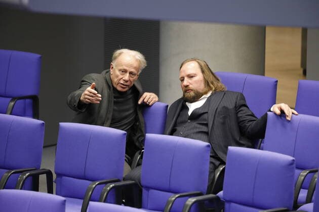 Bilder des Jahres 2019, News 12 Dezember News Bilder des Tages Jürgen Trittin, Anton Hofreiter, Bündnis 90 Die Grünen, Deutschland, Berlin, Bundestag (135. Sitzung) Bundestag beschließt Änderungen im Waffenrecht, 13.12.2019