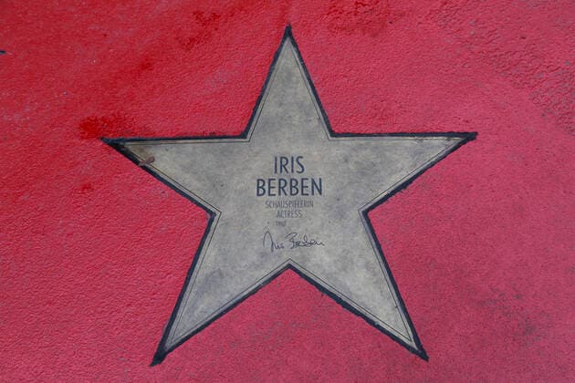 Star von Iris Berben am Boulevard der Stars am Potsdamer Platz in Berlin am 13.02.2019