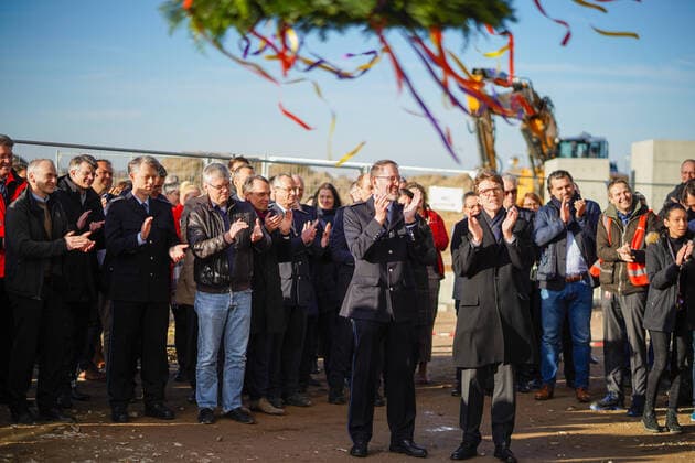 Bilder des Jahres 2020, News 01 Januar News Themen der Woche KW03 News Bilder des Tages 15.01.2020,BER,Schönefeld,Brandenburg,GER,Richtfest des Dienstgebäudes der Bundespolizei am BER, (l.) Prof. Dr.-Ing. Engelbert Lütke Daldrup, Vorsitzender der Geschäftsführung, Flughafen Berlin Brandenburg GmbH,(r.) Karl-Heinz Weidner, Präsident der Bundespolizeidirektion Berlin