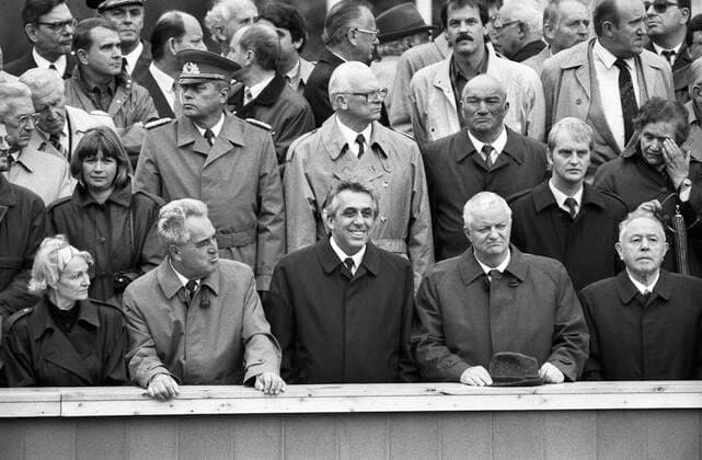 DDR. Ost-Berlin, 08.10.1989. Archiv-Nr.: 09-41-23 40.Jahrestag der DDR Foto: Margot Honecker (li), Egon Krenz (mitte) und Erich Mielke (re) 40.Jahrestag der DDR