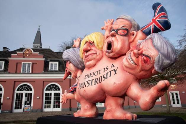 Bilder des Jahres 2020, News 01 Januar News Themen der Woche KW05 Skulptur vor dem Schloss Oberhausen, BREXIT IS A MONSTROSITY, Pressekonferenz anlaesslich der Ausstellung ,,Jacques Tilly Ð Politik und Provokation Ð Karikaturen XXL,, in der LUDWIGGALERIE Schloss Oberhausen, am 30.01.2020,