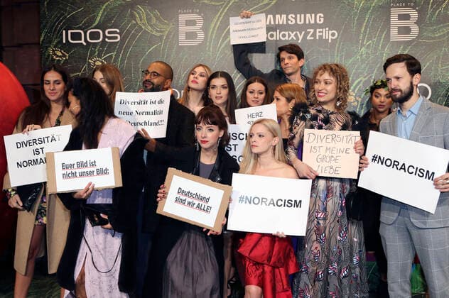 2020 Bilder des Jahres, Entertainment 02 Februar Entertainment Themen der Woche KW08 Sabin Tambrea, Caro Cult, Amelie Plaas-Link, Jennifer Ulrich, Franz Dinda u.a. bei der Place To B Berlinale-Party Garden of Eden im Rahmen der Berlinale 2020 70. Internationale Filmfestspiele Berlin im Restaurant Borchardt. Berlin, 22.02.2020