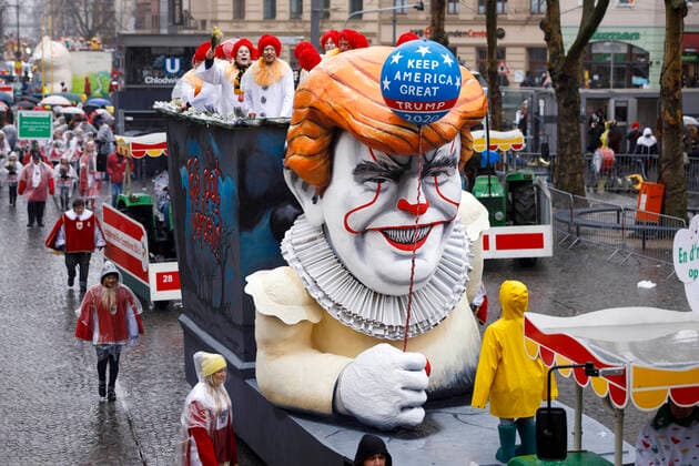 2020 Bilder des Jahres, Entertainment 02 Februar News Bilder des Tages Donald Trump Es-Wagen beim Kölner Rosenmontagszug 2020. Köln, 24.02.2020