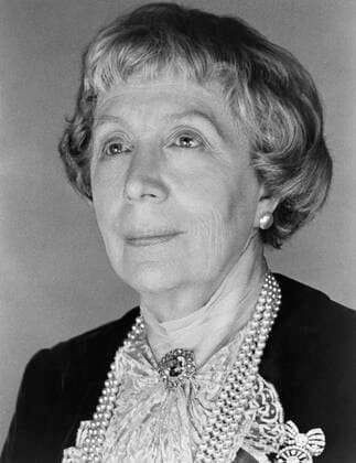 THE CHALK GARDEN, Edith Evans, 1962 Jerry Tavin Everett Collection PUBLICATIONXNOTxINxCANxCHNxFRAxITAxJPNxNORxPOLxRUSxESPxUKxUSA Copyright: xJerryxTavin EverettxCollectionx MBDCHGA EC006