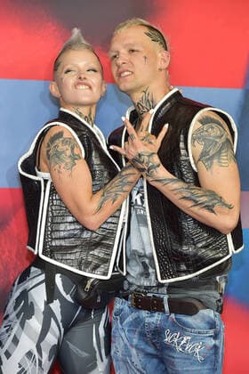 Bilder des Jahres 2020, Entertainment 03 März Entertainment Themen der Woche KW10 Entertainment Bilder des Tages TV Filmpremiere 9 Tage wach Eric Stehfest mit Ehefrau Edith Ankunft zur TV-Film Premiere des ProSieben Blockbusters, 9 Tage wach - im Kino Zoo Palast in Berlin am 08.03.2020