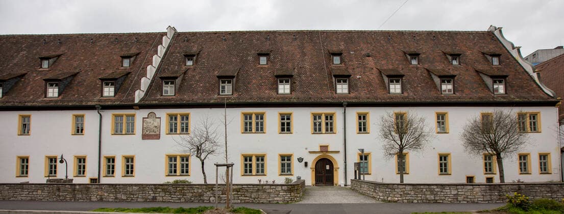 Bilder des Jahres 2020, News 03 März News Bilder des Tages Wuerzburg, Seniorenheim Ehehaltenhaus, 21.03.2020, Neun Corona-Tote in im Würzburger Seniorenheim Ehehaltenhaus - St.Nikolaus Bild: Nirgendwo sonst in Deutschland wütet das Coronavirus so schlimm wie im Würzburger Seniorenheim Ehehaltenhaus - St.Nikolaus, auch 23 23 Pflegekraefte sind ebenfalls positiv getestet und befinden sich in haeuslicher Quarantaene Copyright: HMBxMedia xHeikoxBecker