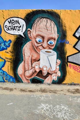 Bilder des Jahres 2020, News 03 März News Themen der Woche KW13 News Bilder des Tages In Zeiten von Ausgangsbeschränkungen und Kontaktsperren wegen der Corona-Krise lebt die Kreativität der Graffiti Künstler im Mauerpark weiter. Berlin, 23.03.2020