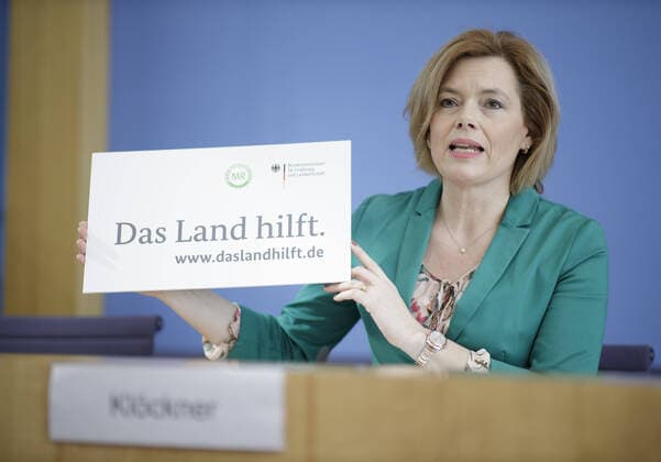 Bilder des Jahres 2020, News 03 März News Themen der Woche KW13 News Bilder des Tages Bundeslandwirtschaftsministerin Julia Kloeckner, CDU, bei einer Pressekonferenz zur Corona-Krise. Berlin, 26.03.2020 Berlin Deutschland