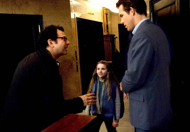 DEFINITELY, MAYBE, director Adam Brooks, Abigail Breslin, Ryan Reynolds, on set, 2008. Universal courtesy Everett Collection Universal Courtesy Everett Collection !ACHTUNG AUFNAHMEDATUM GESCHÃ„TZT! PUBLICATIONXNOTxINxCANxCHNxFRAxITAxJPNxNORxPOLxRUSxESPxUKxUSA Copyright: xUniversal CourtesyxEverettxCollectionx MCDDEMA EC057