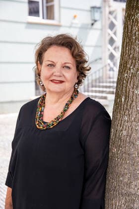 Berlin, 01.07.2019,Swetlana Schönfeld vor dem Deutschen Theater.