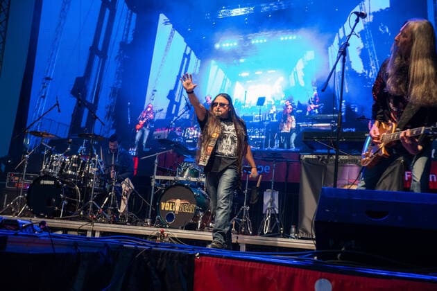 Bilder des Jahres 2020, Entertainment 05 Mai Die Veranstaltung Autokonzert mit den Bands Voltbeat und Purple Haze fand am Freitag (15.05.2020) auf den Bauernfestgelände in Blieskastel statt. Im Bild: Mitglieder der Band Purple Haze .