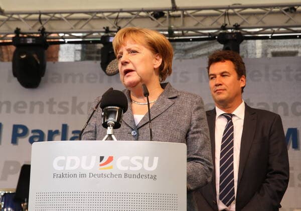 127 Angela Merkel, Christian von Stetten beim 42. PKM Sommerfest, Parlamentskreis Mittelstand im Kronprinzenpalais, Berlin, am 05.07.16, Berlin Deutschland, Germany Copyright: xPOP-EYE RenexduxVinagex 10051724_K09A0715