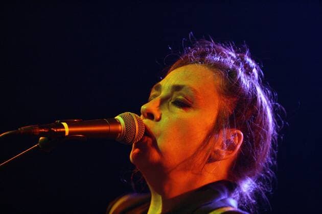 8 Konzert: Les Rita Mitsouko, französische Sängerin Catherine Ringer, im Berliner Postbahnhof, Rock, Indie-Pop, Progressive Rock, (Avantgarde) Pop, Musik Berlin Deutschland, Germany Copyright: xBRIGANI-ART Bartillax 00129001_00129001