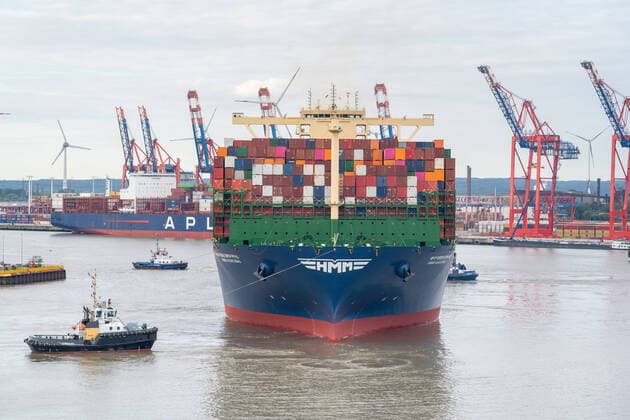 Bilder des Jahres 2020, News 06 Juni News Themen der Woche KW23 News Bilder des Tages Größtes Containerschriff der Welt im Hamburger Hafen - Hyundai Merchant Marine - Frachter HMM Algeciras legt am Container Terminal Burchardkai der HHLA in Hamburg Waltershof an -;Größtes Containerschriff der Welt im Hamburger Hafen - Hyundai Merchant Marine - Frachter HMM Algeciras legt am Container Terminal Burchardkai der HHLA in Hamburg Waltershof an -, Hamburg Hamburg Deutschland Hamburger Hafen