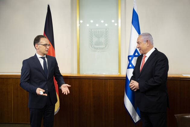 Bilder des Jahres 2020, News 06 Juni News Themen der Woche KW24 News Bilder des Tages Heiko Maas (L), Bundesaussenminister, trifft auf Benjamin Netanjahu (R), Ministerpraesident von Israel, in Jerusalem, 10.06.2020. Aussenminister Maas reist nach Israel und Jordanien fuer politische Gespraeche. Es ist seine erste aussereuropaeische Reise seit Ausbruch der Corona-Pandemie. Jerusalem Israel
