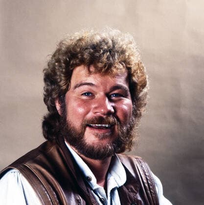 Peter Petrel Peter Petrel, deutscher Schlagersänger, bei einem Fotoshoozing, Deutschland 1984. German schlager singer Peter Petrel during a photo shoot, Germany 1984., Deutschland Copyright: kpa UnitedArchives55003870 EDITORIAL USE ONLY