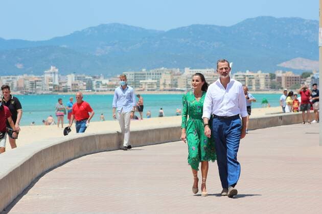 Spanish King Felipe VI and Queen Letizia Ortiz visit Palma Beach on occasion of their travel to Balearic Islands in Palma de Mallorca, 25 June 2020 Cordon Press