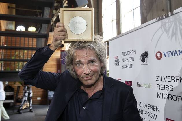 Bilder des Jahres 2020, Entertainment 06 Juni Entertainment Themen der Woche KW26 Entertainment Bilder des Tages AMSTERDAM - Matthijs van Nieuwkerk tijdens de uitreiking van de Zilveren Nipkowsschijf en Reissmicrofoon. ANP KIPPA PIETER STAM DE JONGE Copyright: xHollandsexHoogtex xxANPx x415489367x