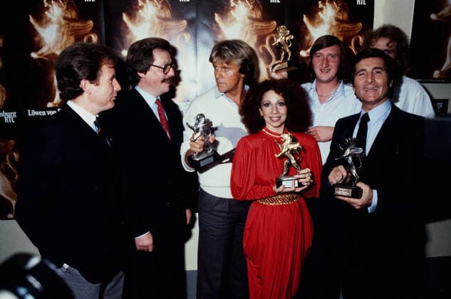 Löwe von Radio Luxemburg - Verleihung - - Max Schautzer, Jochen Pützenbacher, Howard Carpendale, Jennifer Rush, Mike Krüger, Freddy Quinn und Thomas Gottschalk (v. l. n. r.) Preisverleihung des Hörfunk- bzw. Fernsehpreises Löwe von Radio Luxemburg , Köln Nordrhein-Westfalen Deutschland